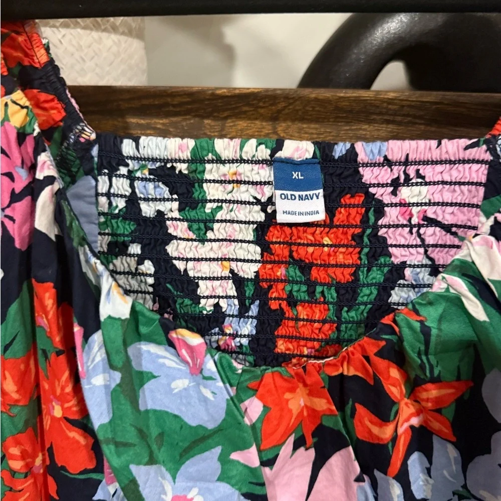 Old Navy Vibrant Floral Puff Sleeve Blouse size xl - Picture 4 of 6